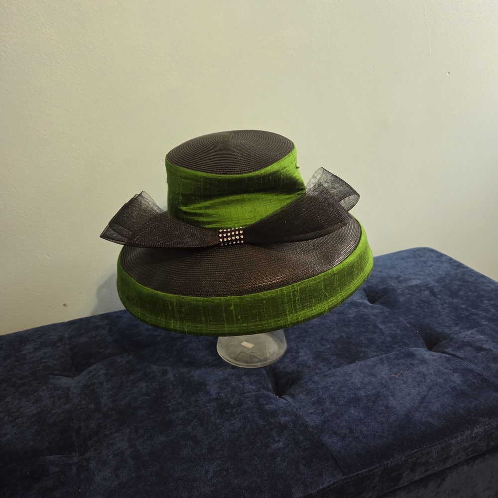 Elegant Black and Green Women's Dress Hat